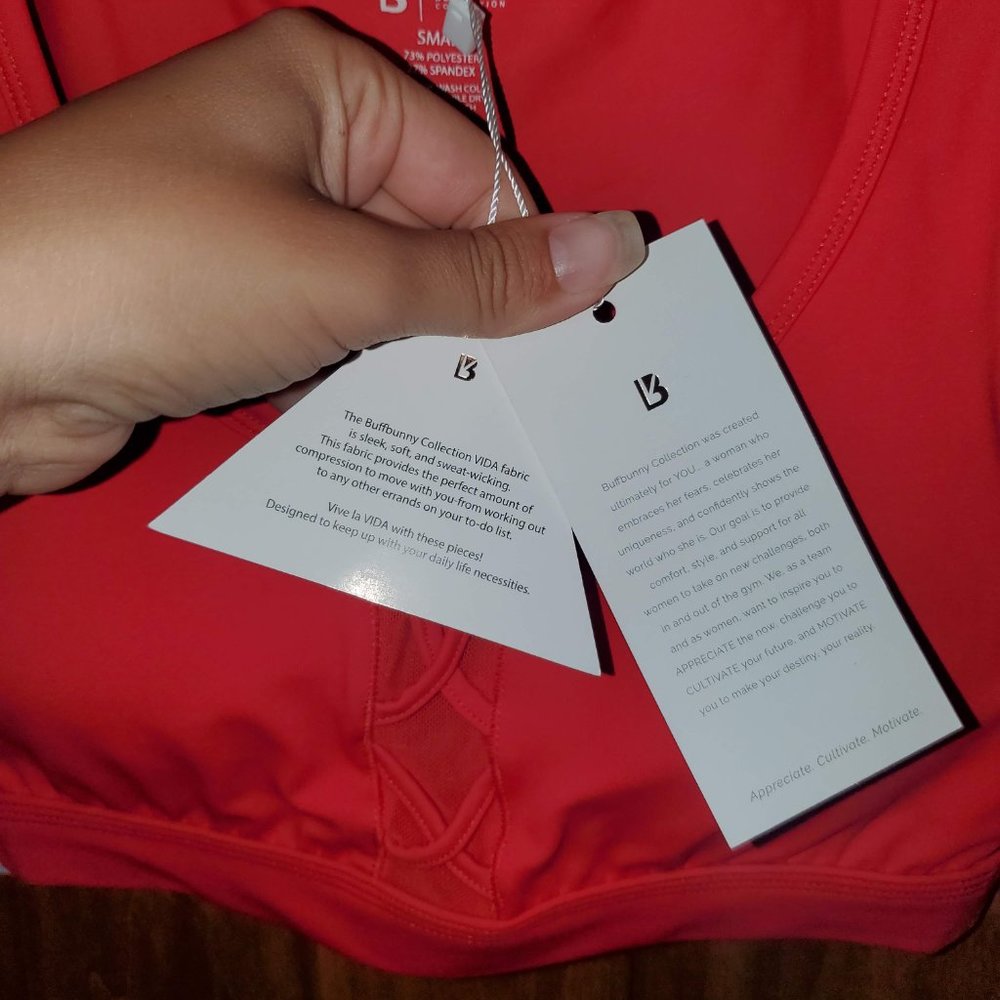 New Buffbunny red sports bra. VIDA collection - Picture 4 of 7